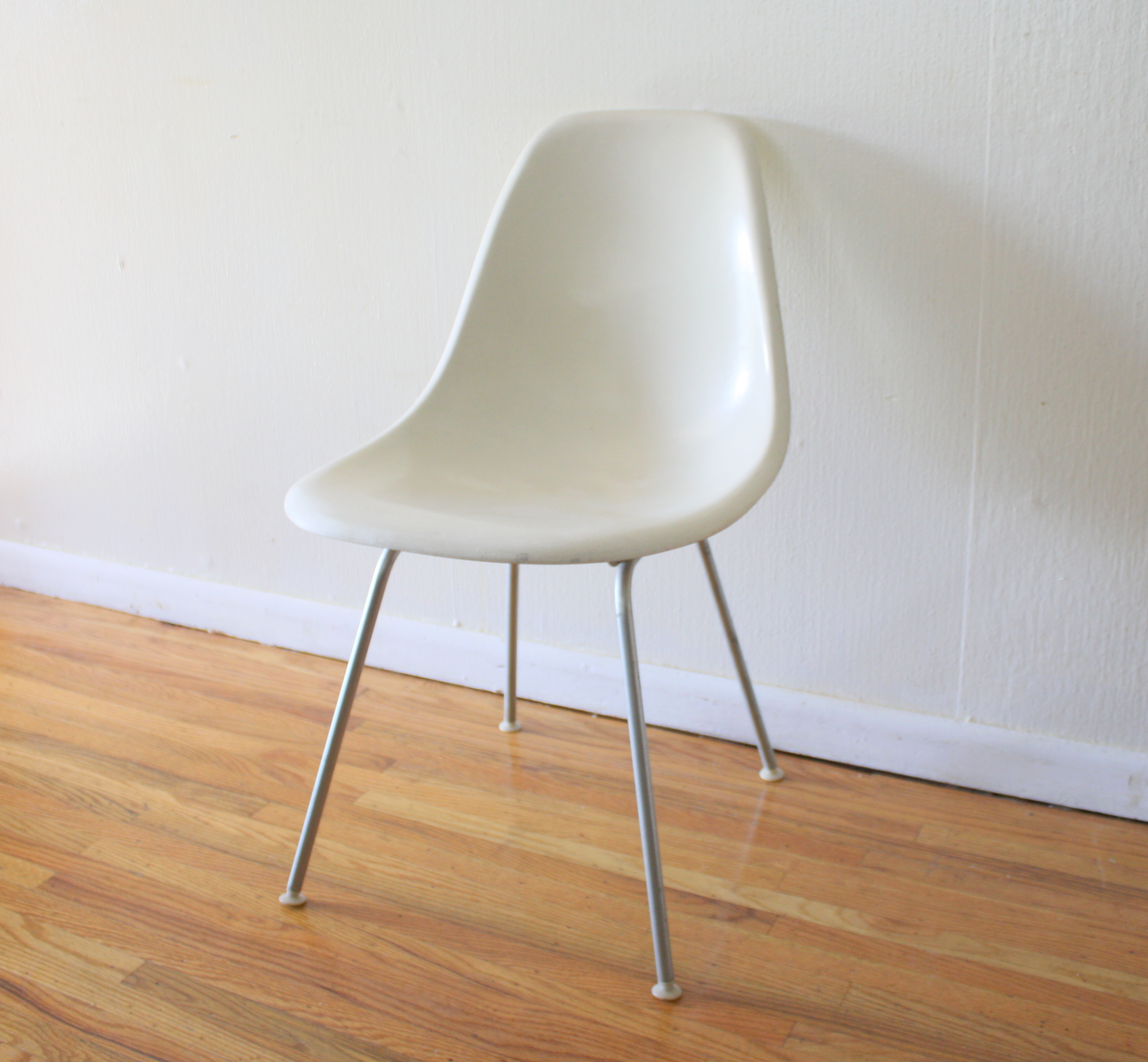 herman miller chair white 1