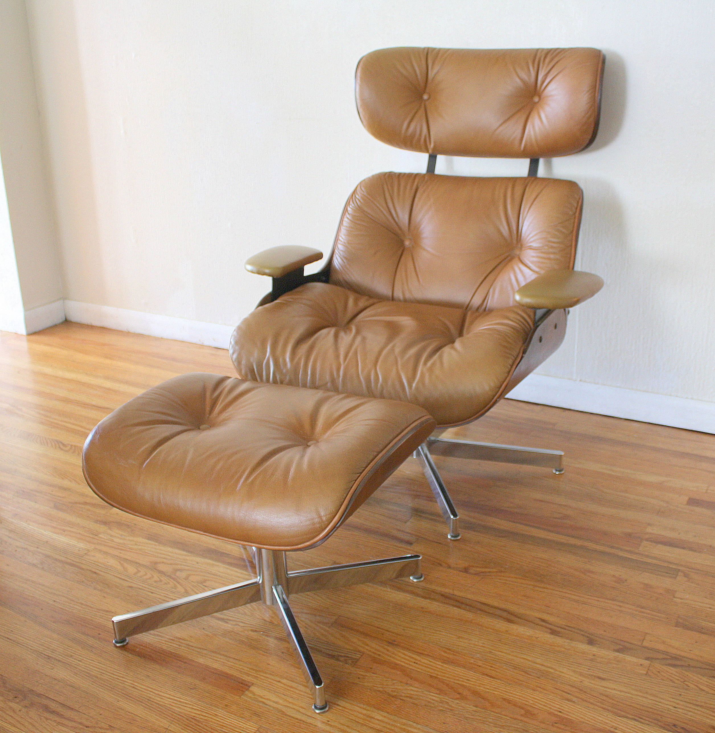 mcm eames plywood lounge chair with ottoman 1