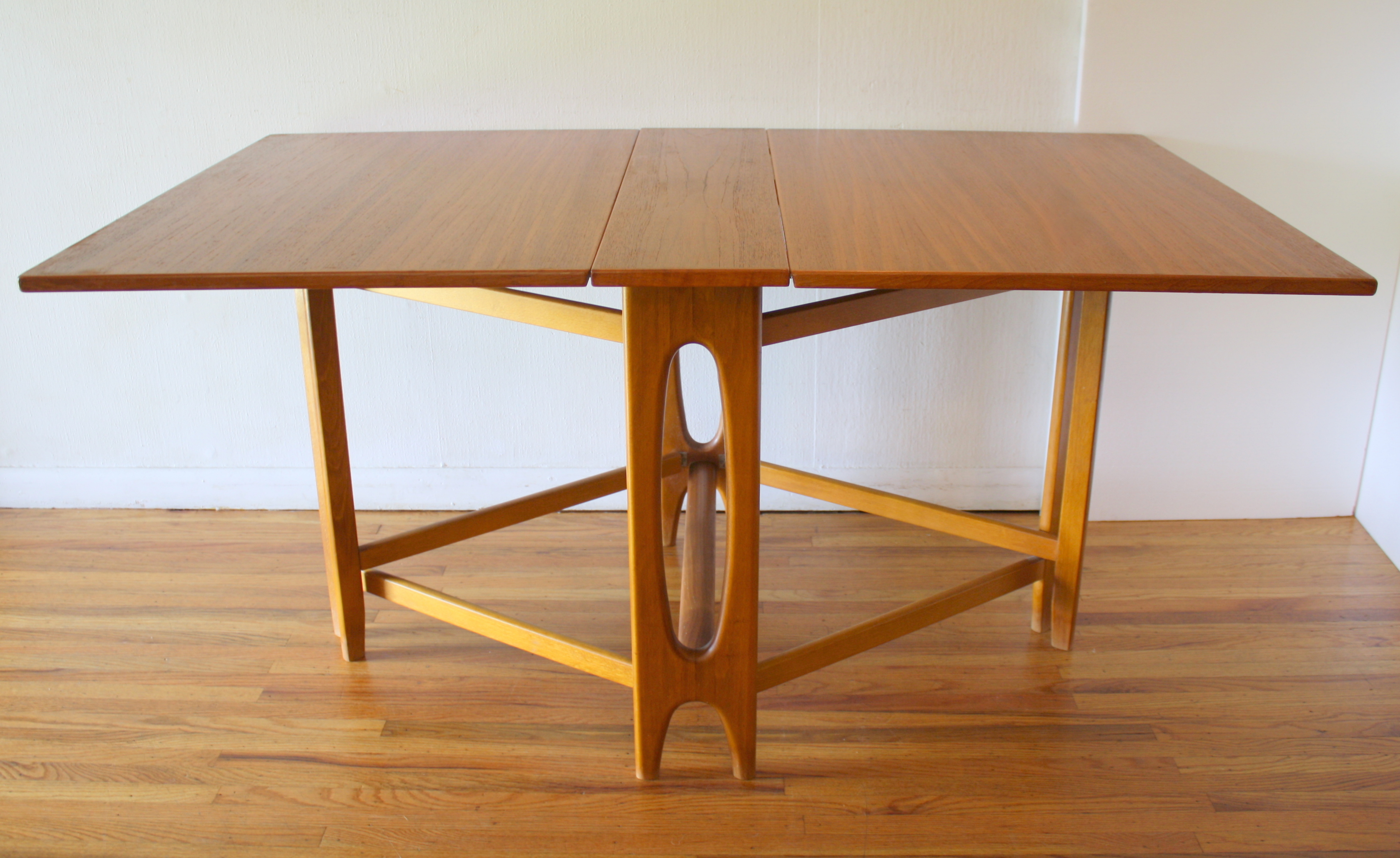 Danish gateleg dining table with arched base 1.JPG