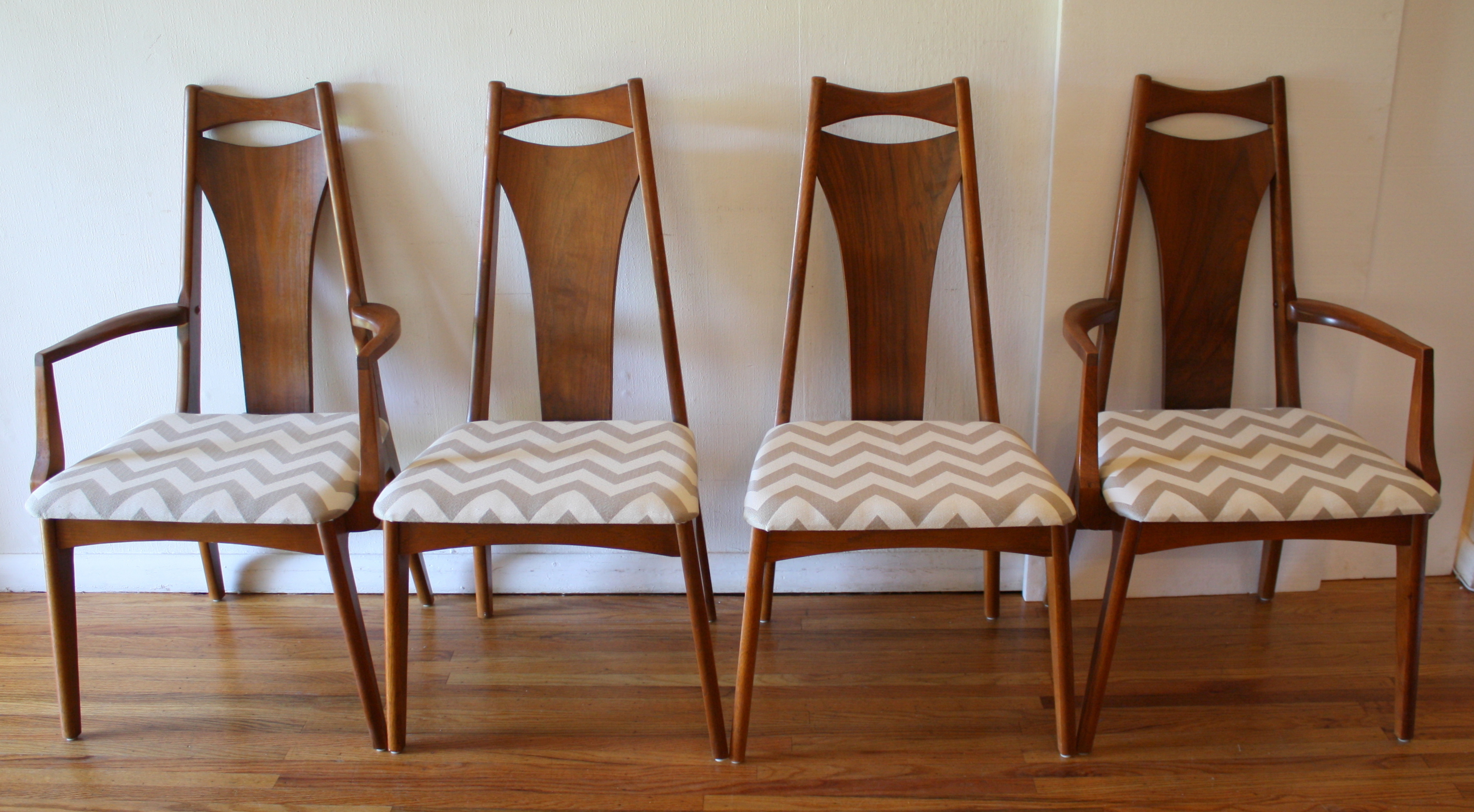 mcm arched back dining chair set 1