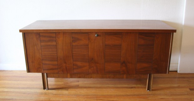 Lane juxtaposed wood cedar chest trunk 2