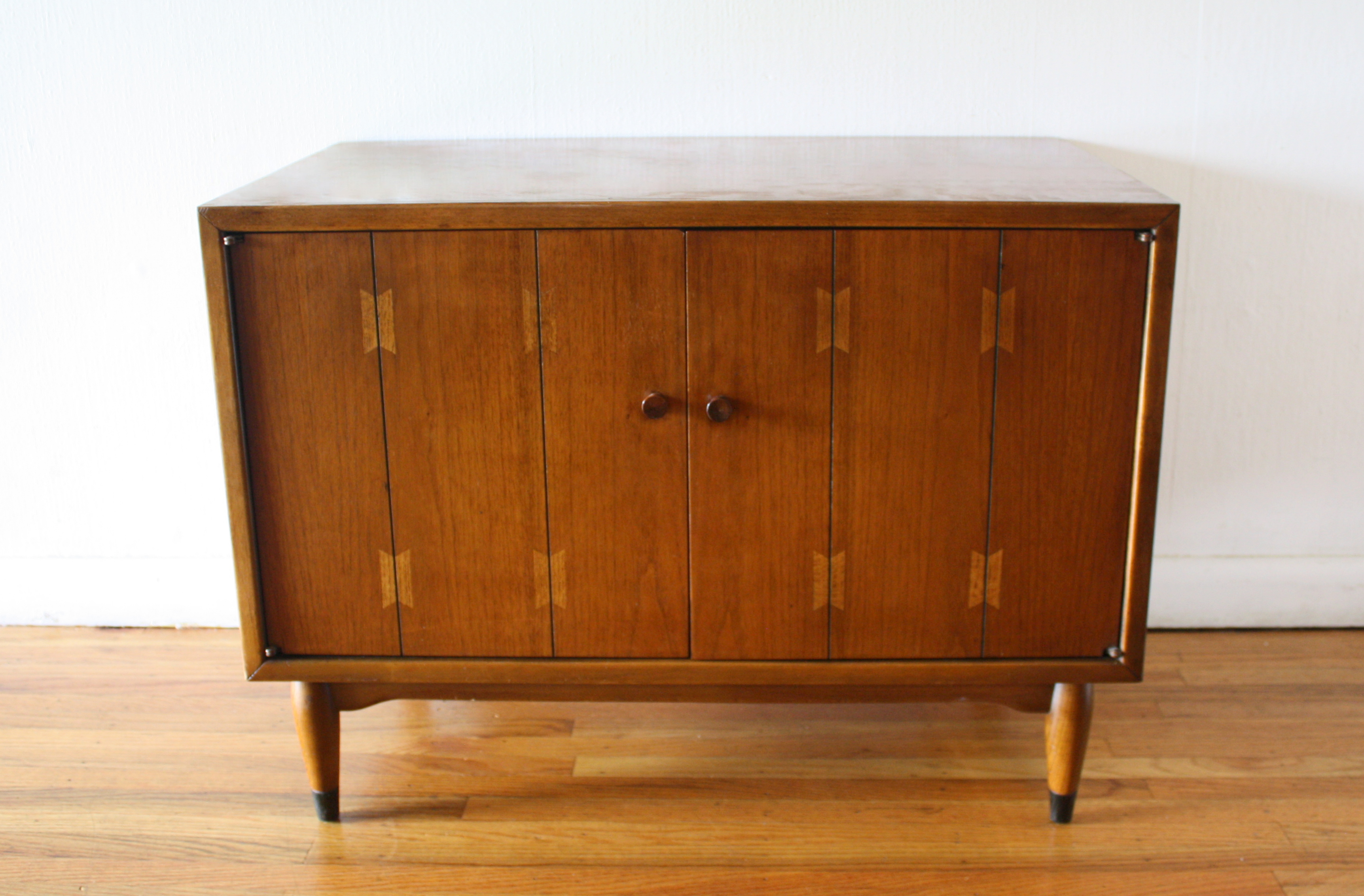 Lane dovetail record cabinet 1.JPG