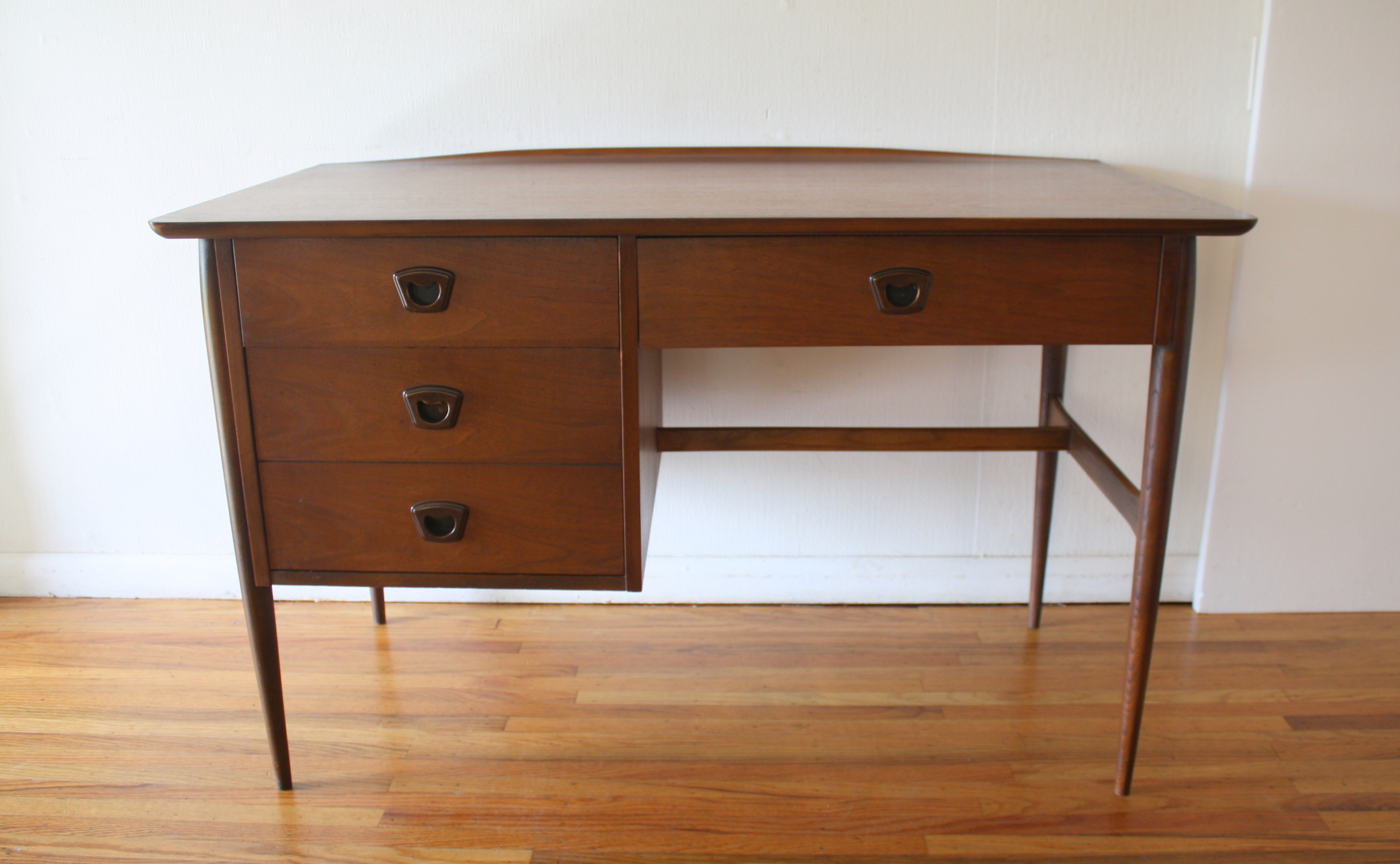 Bassett surfboard desk 1.JPG