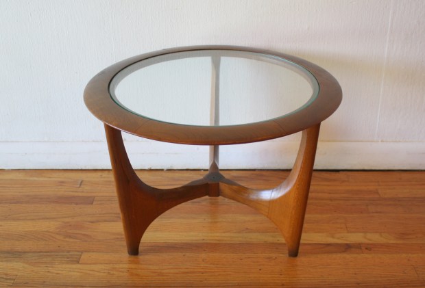 Lane round glass topped sculpted base side end table 2.JPG