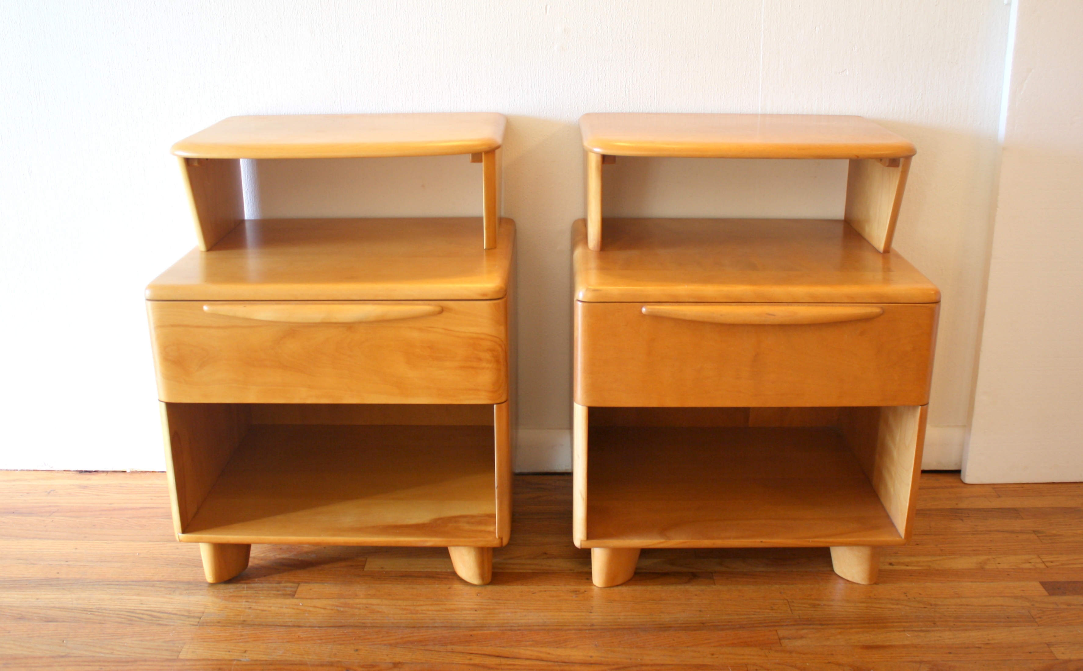 heywood-wakefield-pair-of-side-end-tables-4