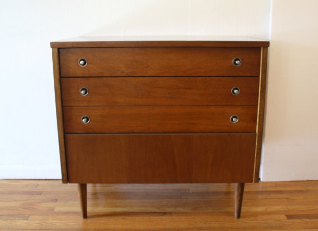Bassett bachelor dresser with silver knobs 1