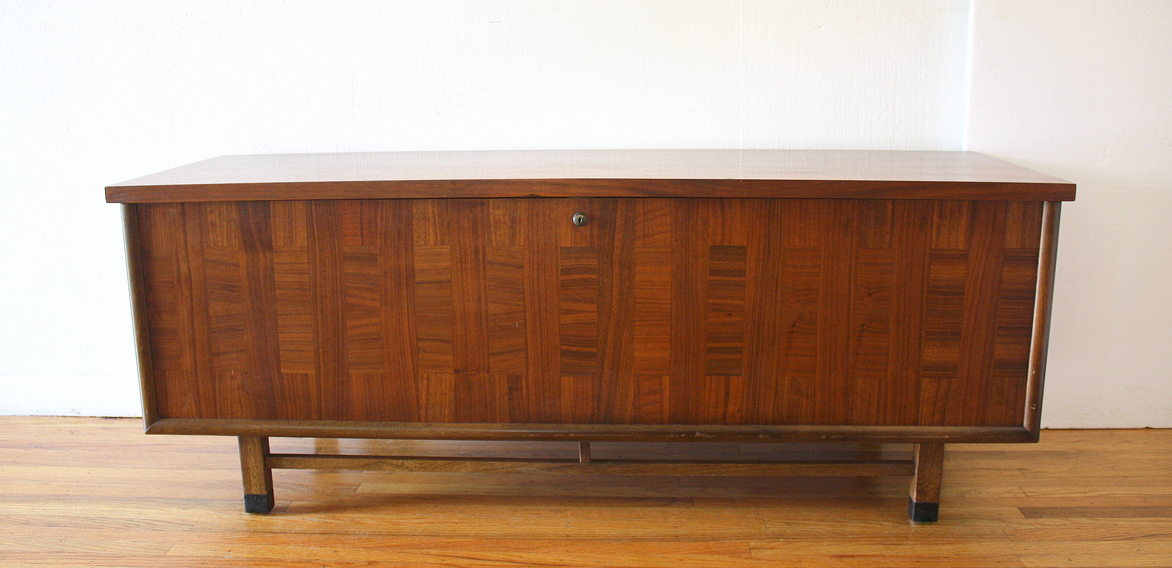 Lane parquet design cedar chest trunk 6
