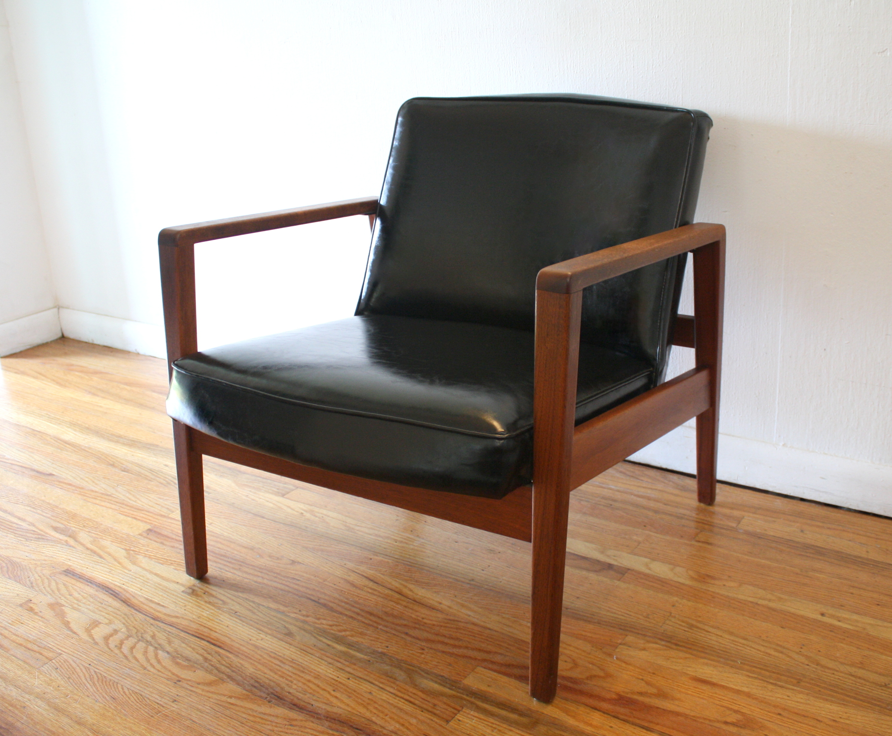 George Nelson Herman Miller chair 1.JPG