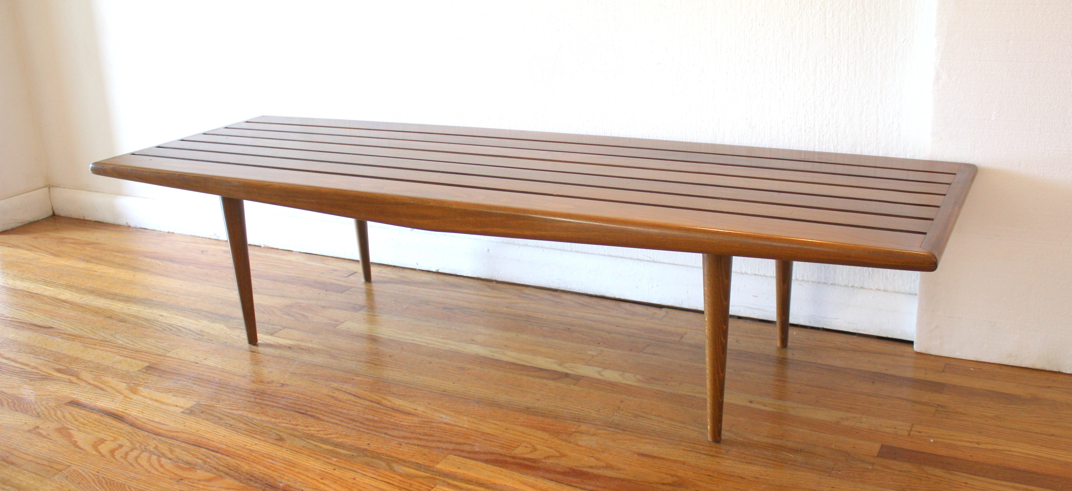 mcm slatted bench with arch 2