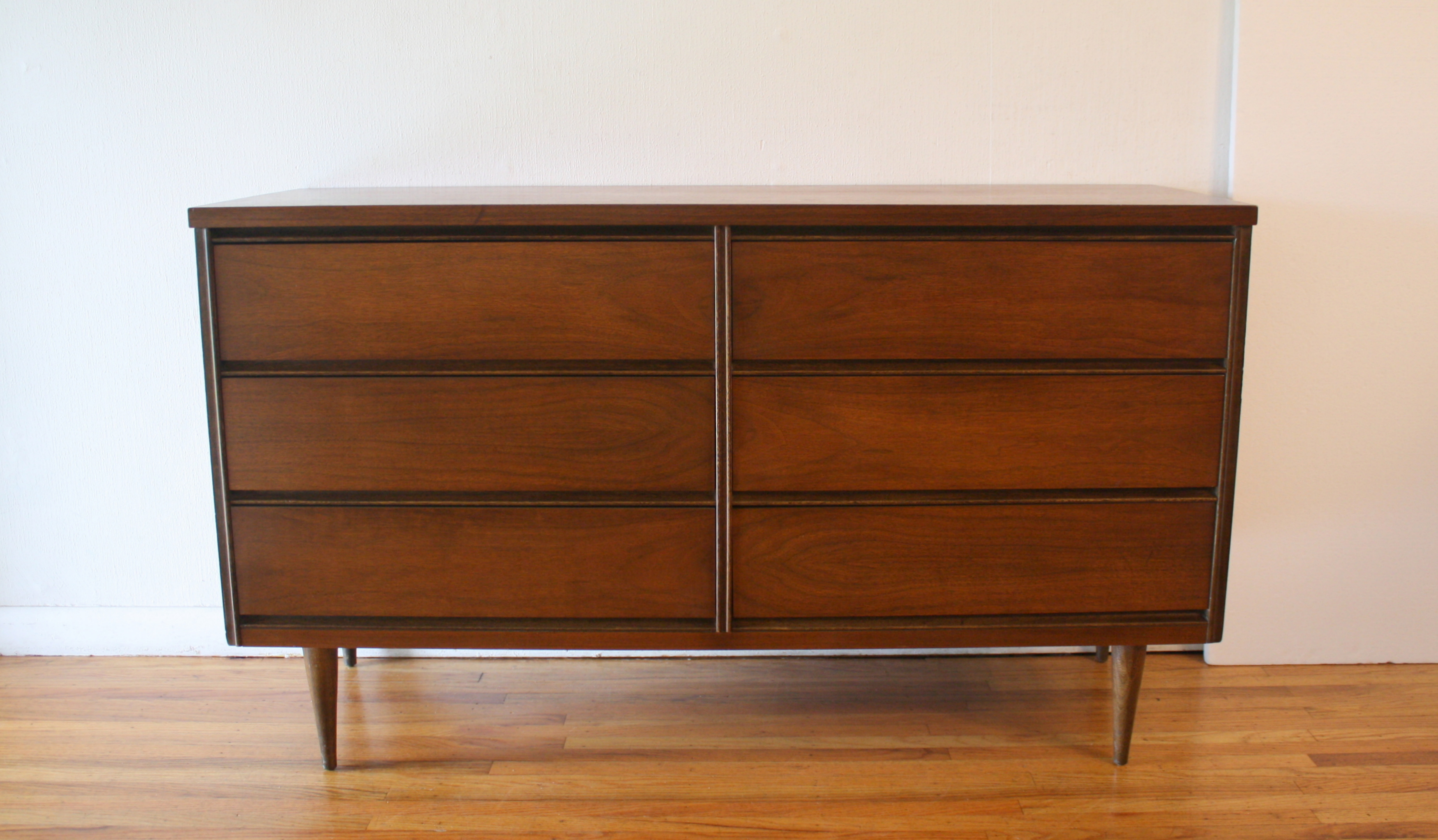 Bassett low dresser streamlined drawers 1.JPG