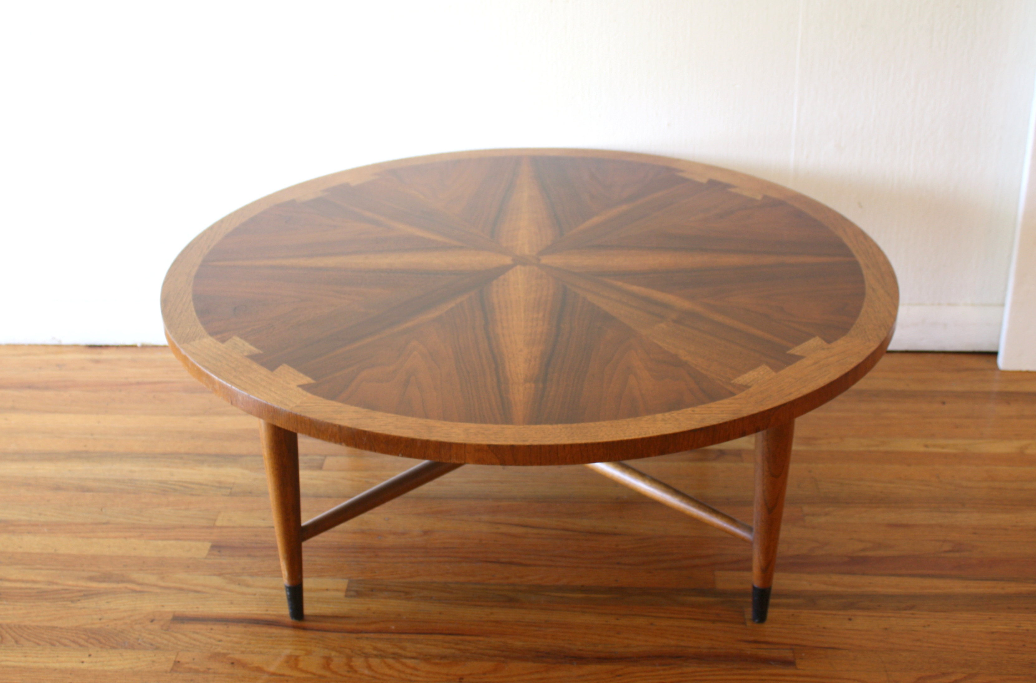 Lane Acclaim round coffee table 3.JPG