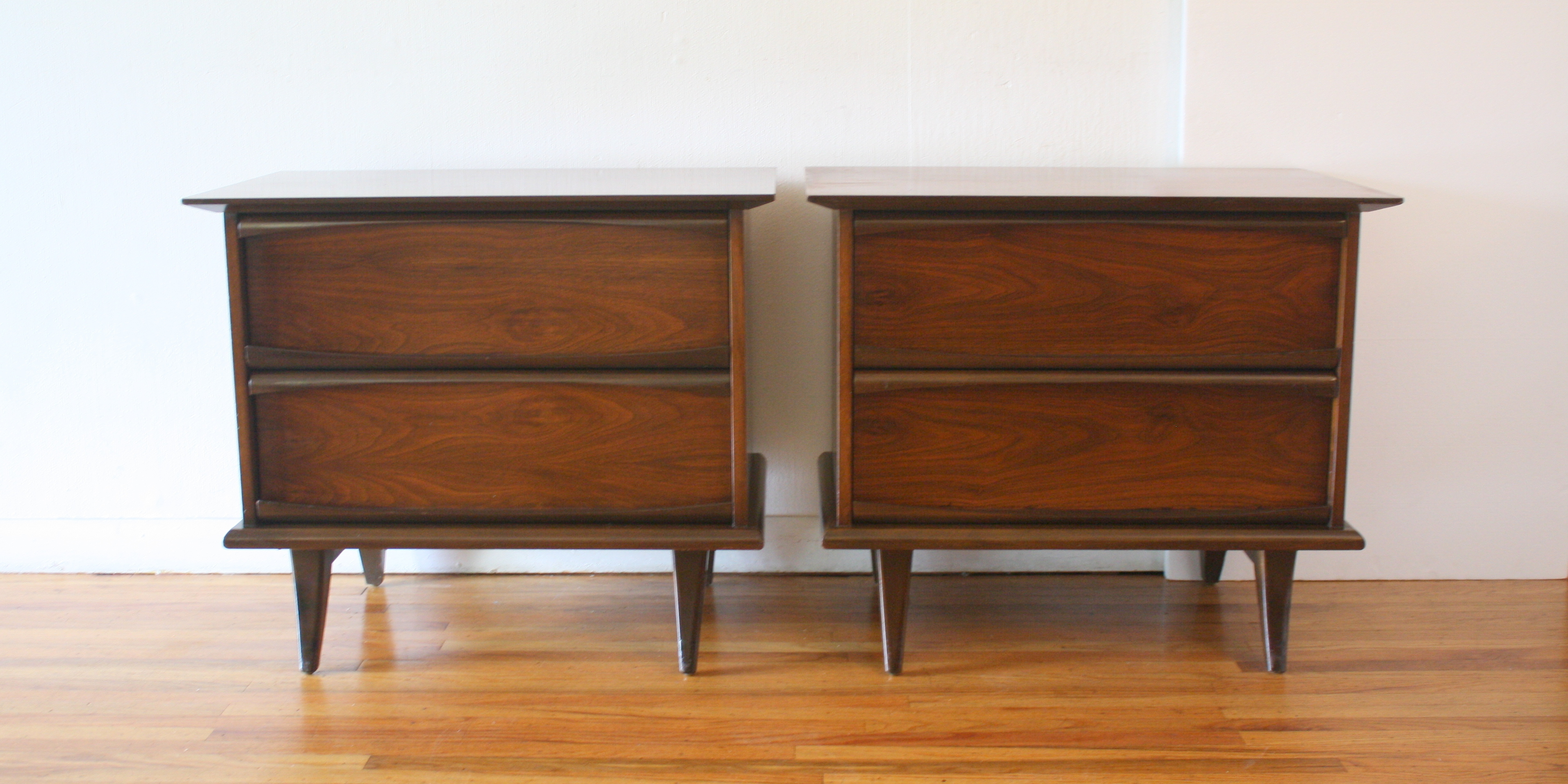 Karlitt Sweden pair of nightstands 1.JPG