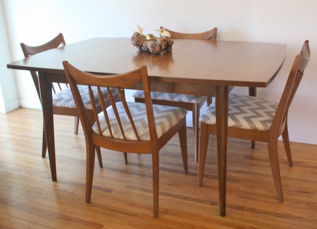 Broyhill Brasilia dining table with chairs