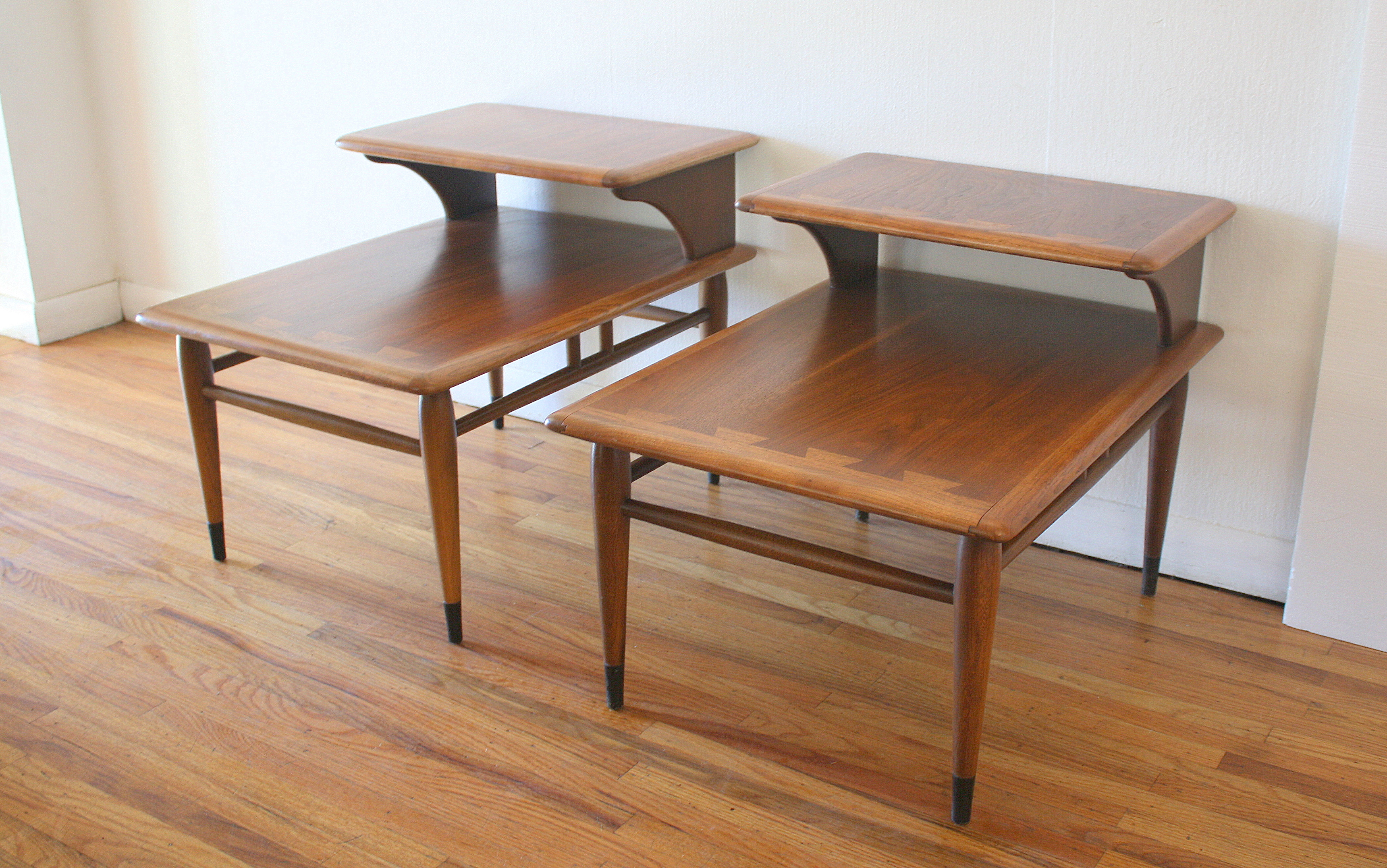 Lane Acclaim pair of 2 tiered side tables 1