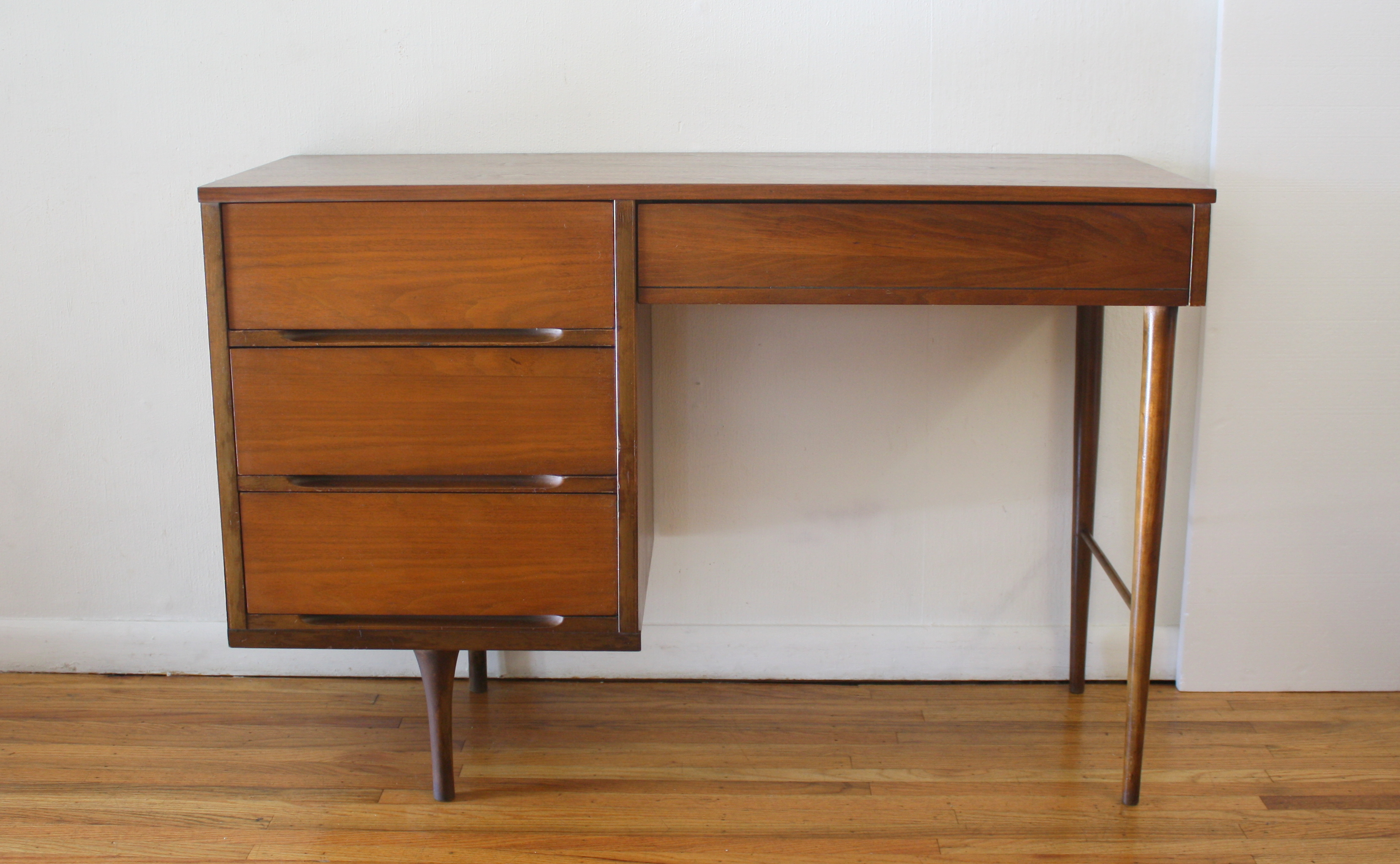 mcm desk with streamlined design 1