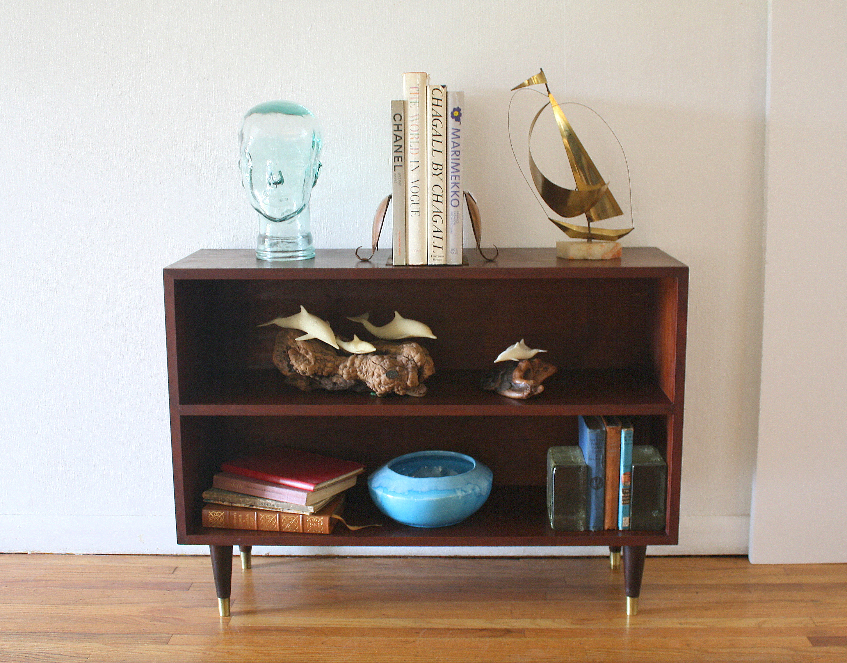 mcm mini bookshelf 1.JPG