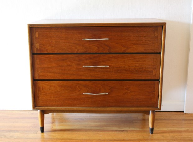 Lane Acclaim bachelor chest dresser 1.JPG