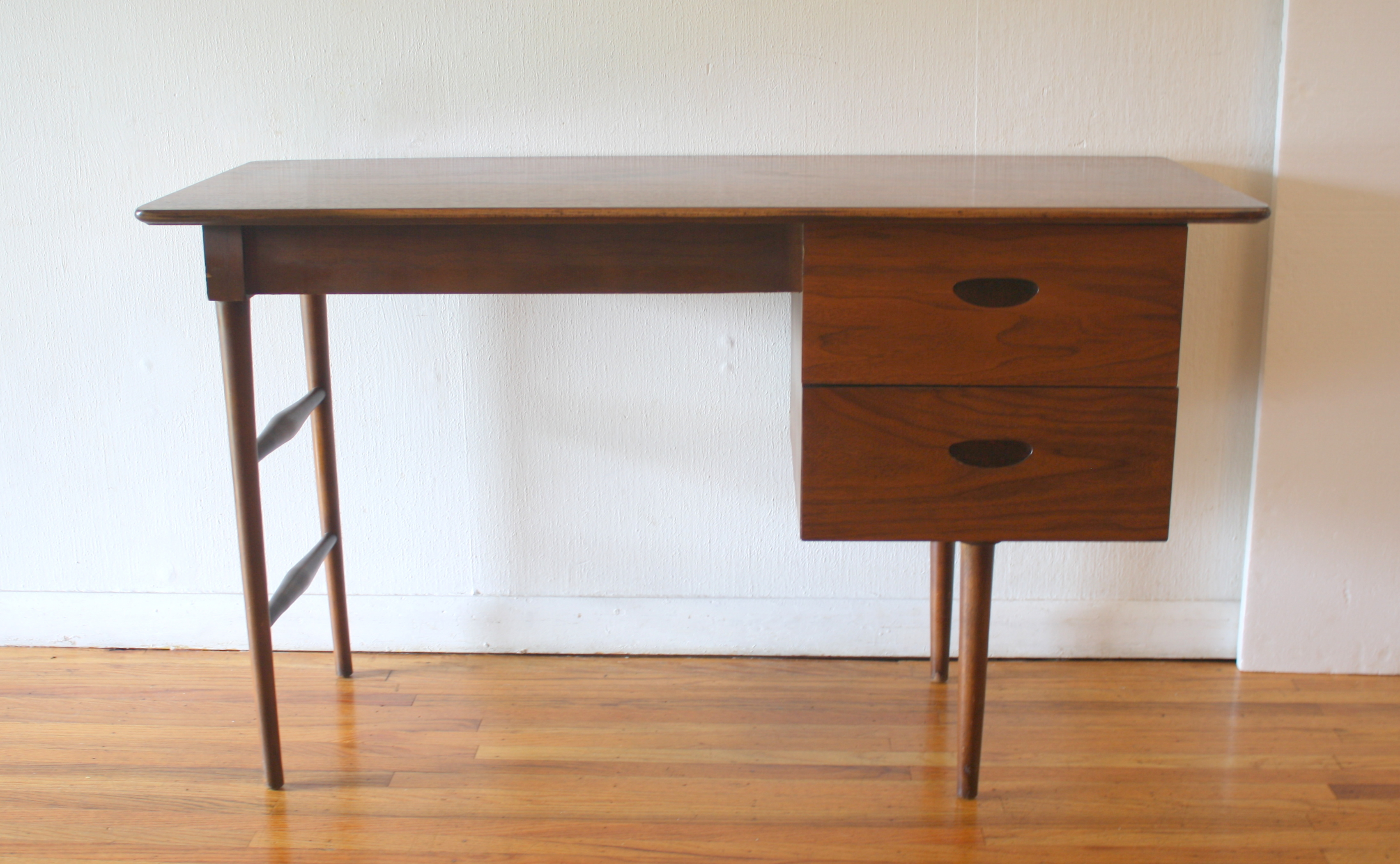 mcm surfboard desk 1.JPG