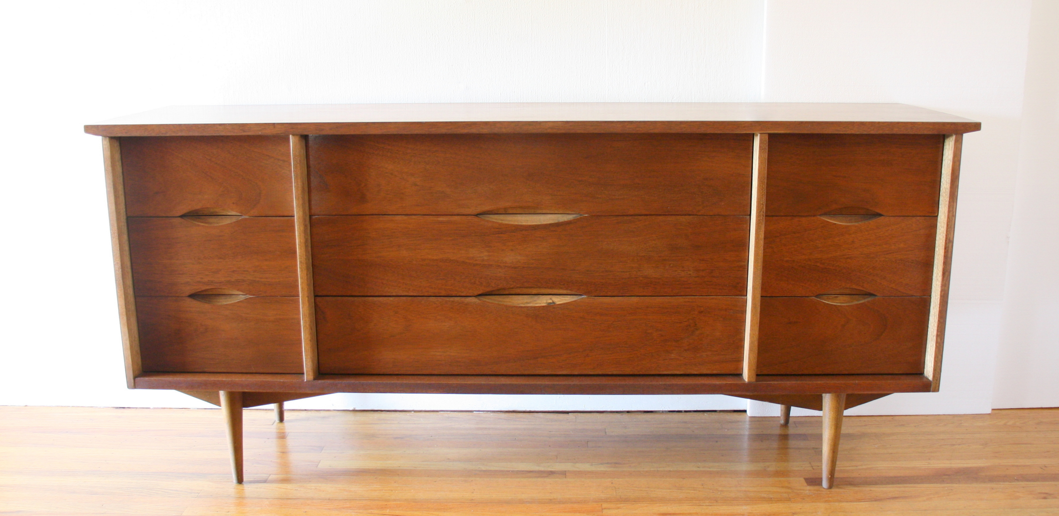 Bassett low dresser credenza carved handle 1.JPG