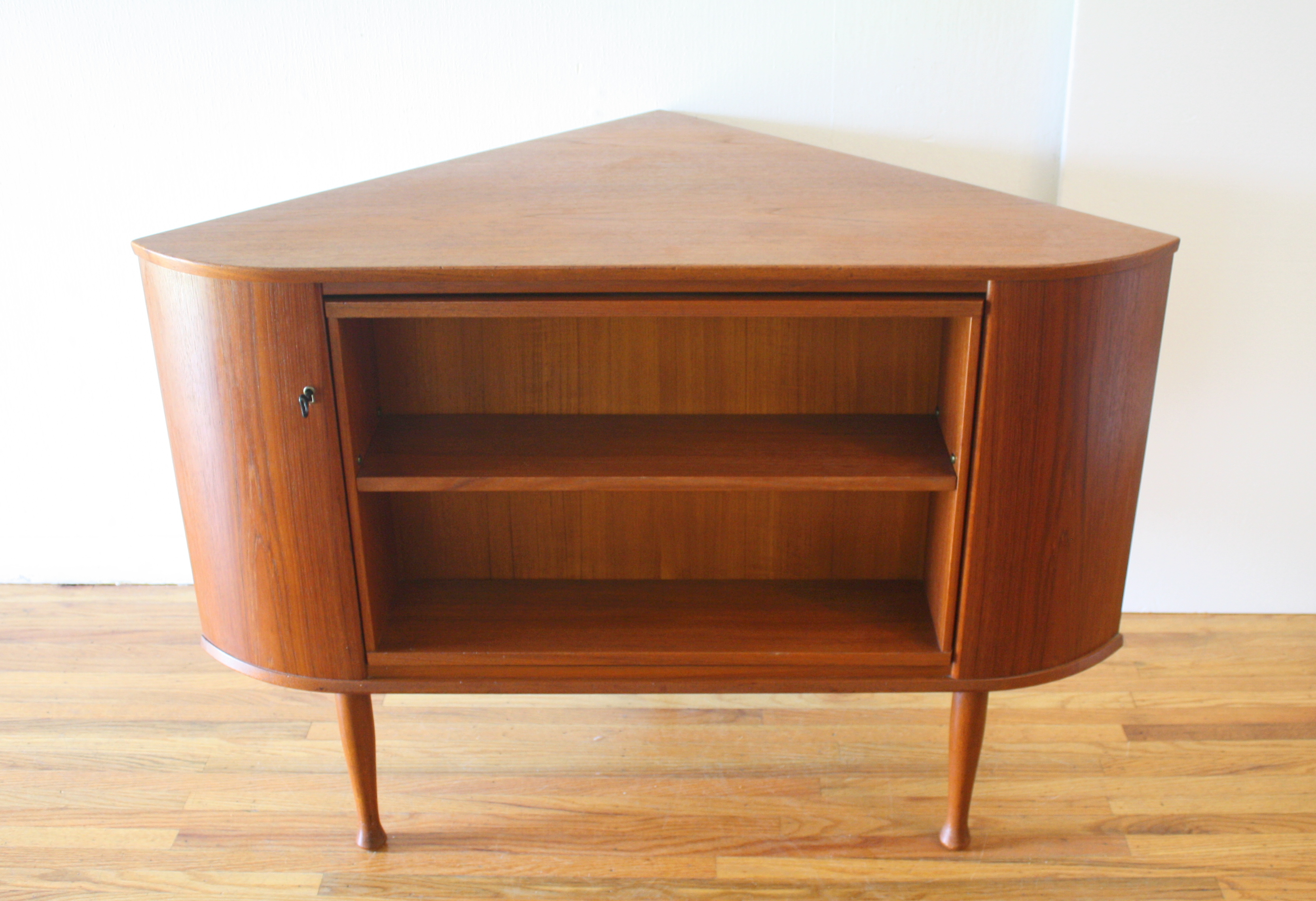 Torbjorn Afdal corner teak bar 3