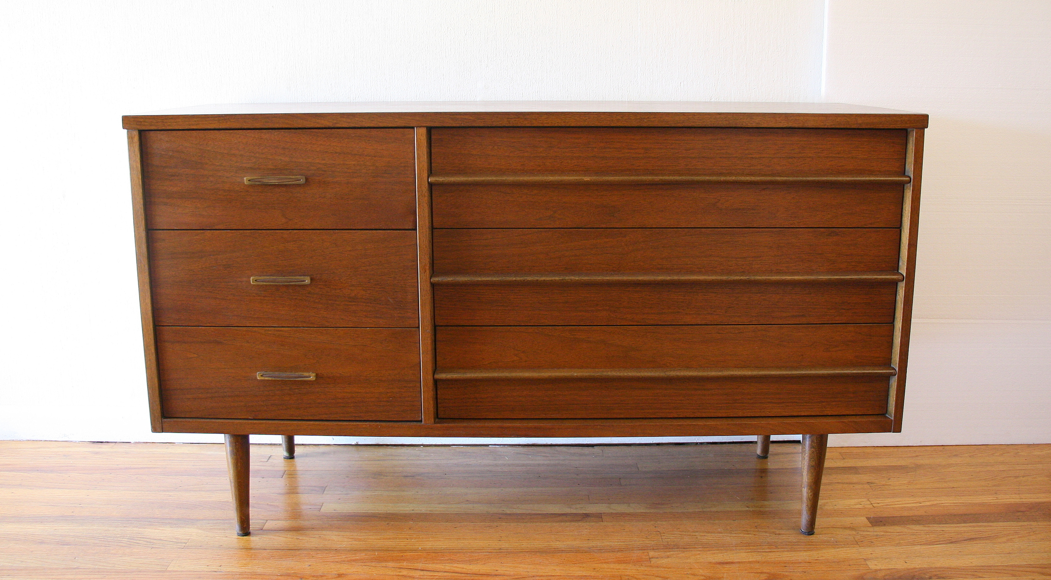 Bassett streamlined low dresser credenza 1.JPG