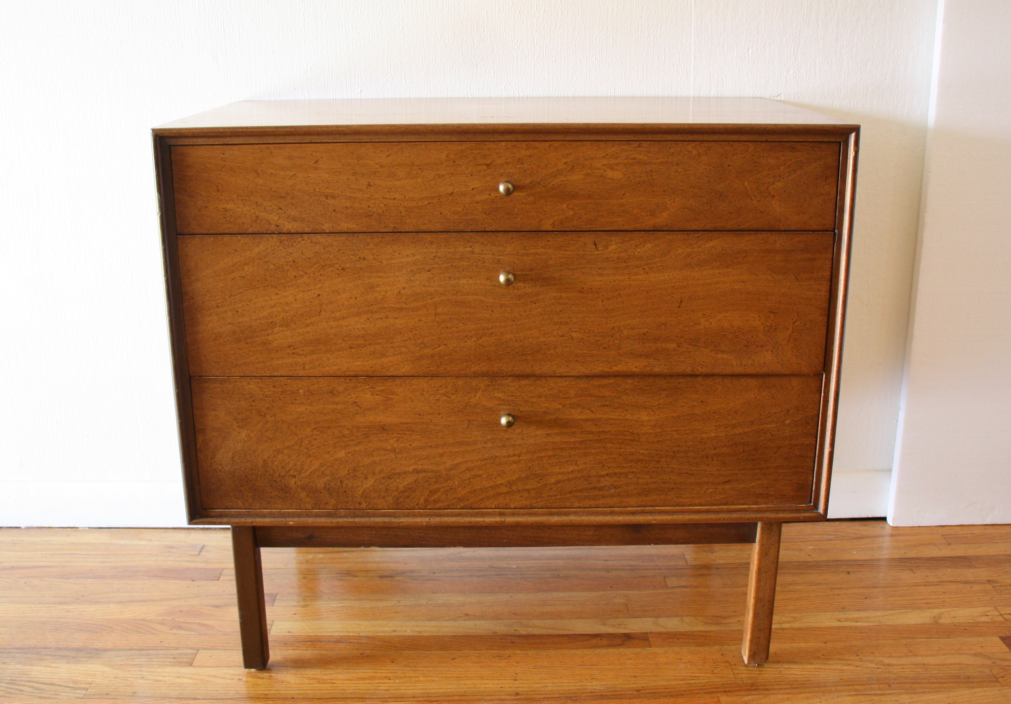 Mcm bachelor chest dresser brass knobs 1