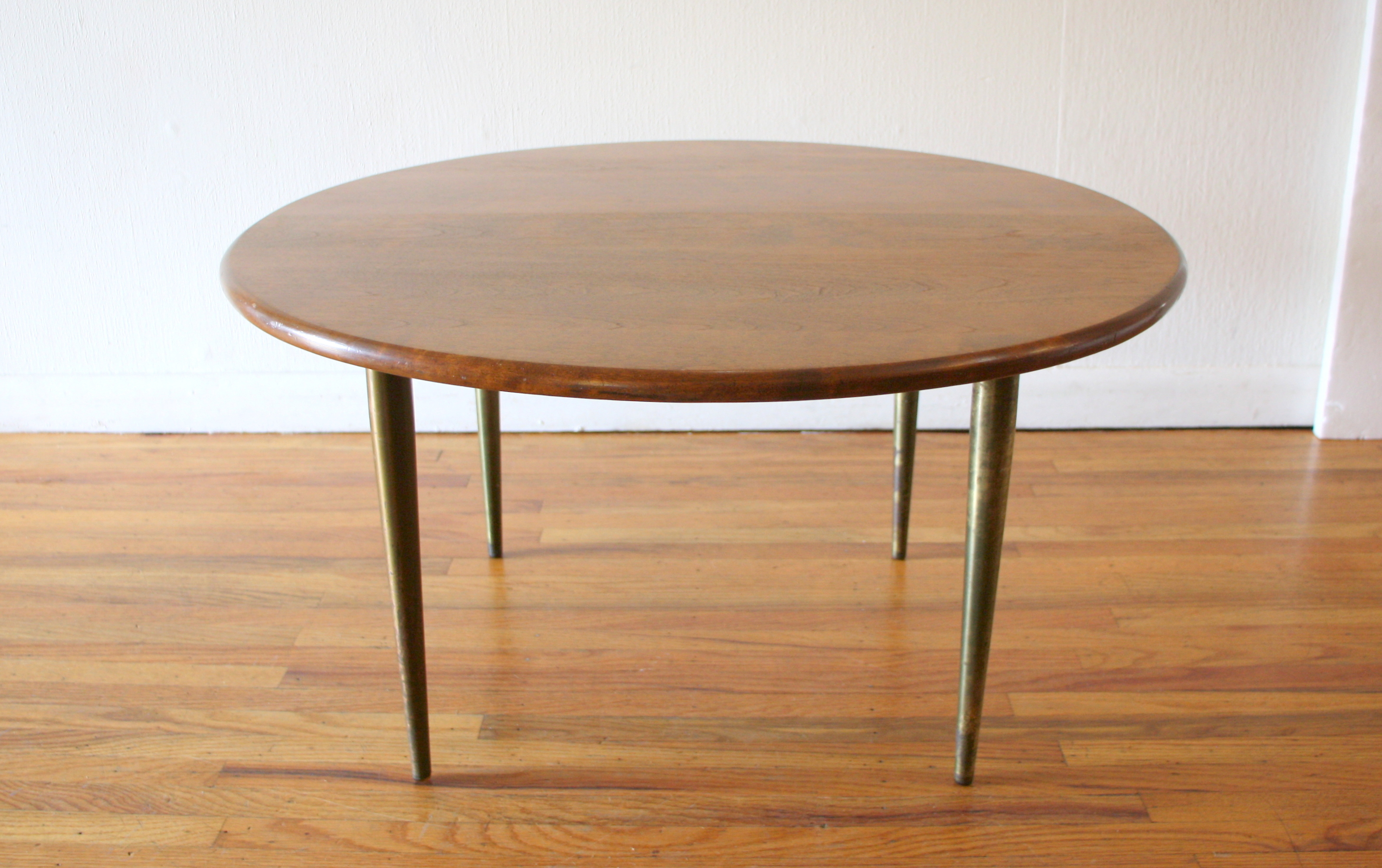 Conant Ball round coffee table 2