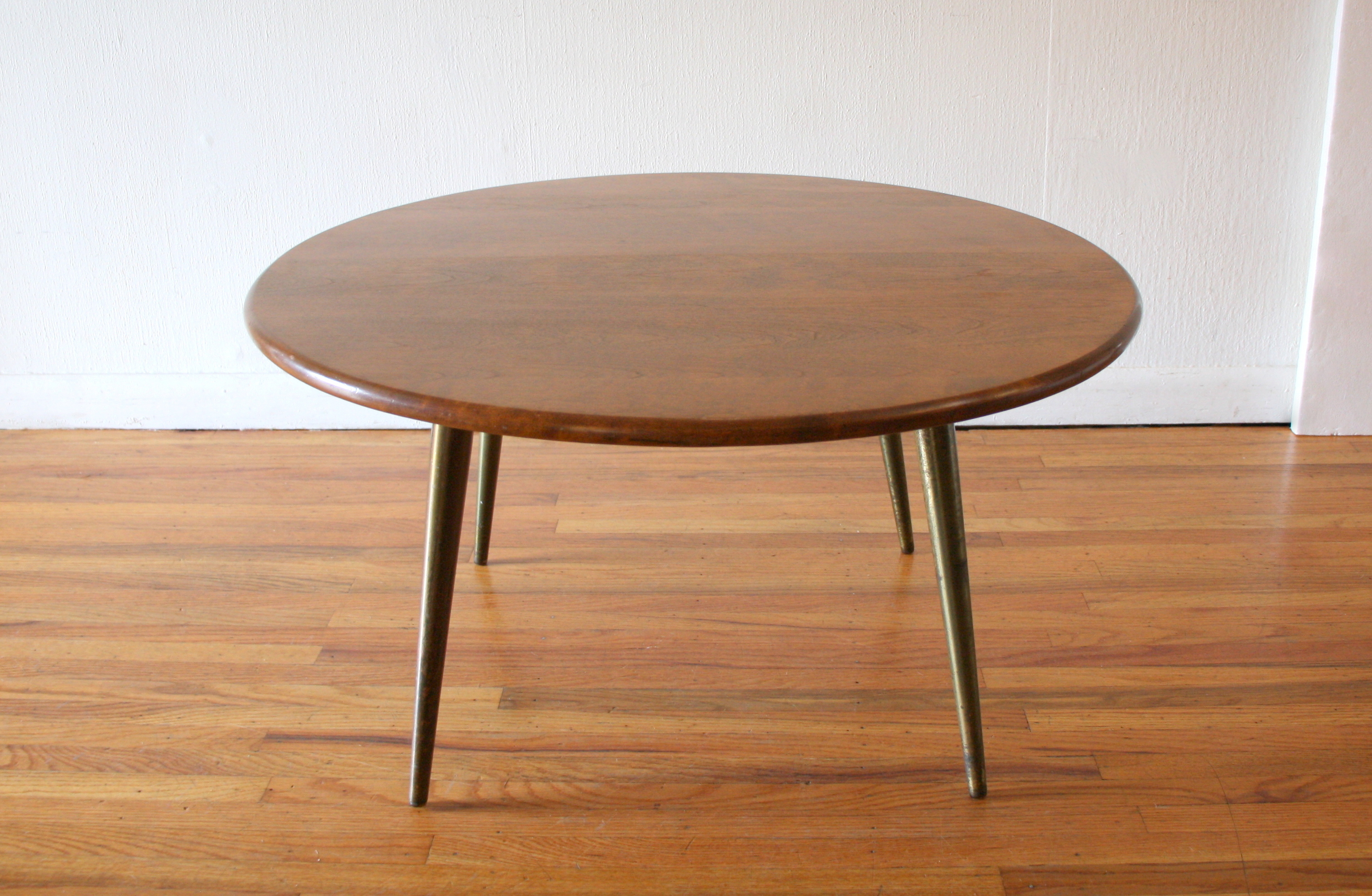 Conant Ball round coffee table 4