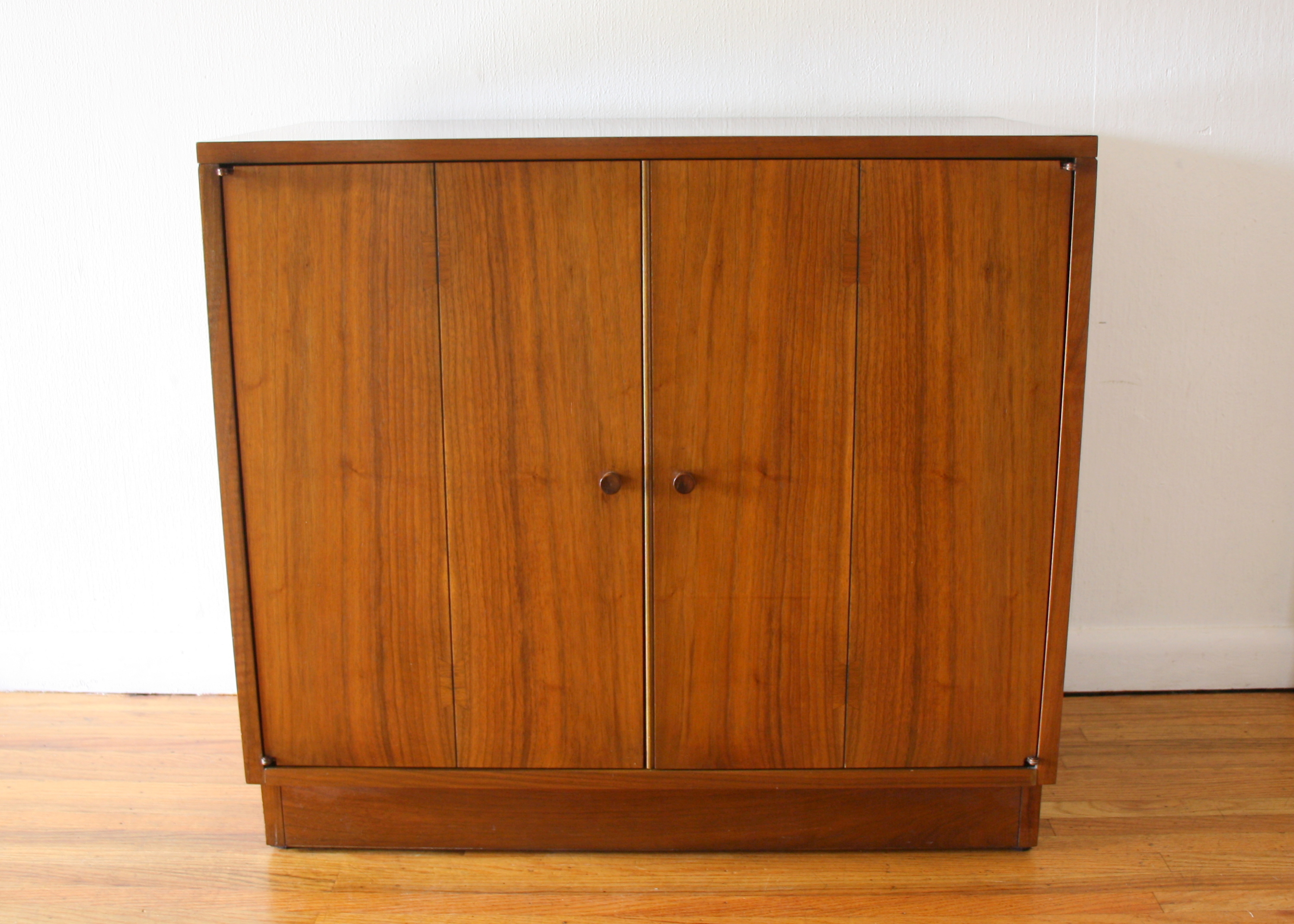 Lane Acclaim cabinet 1