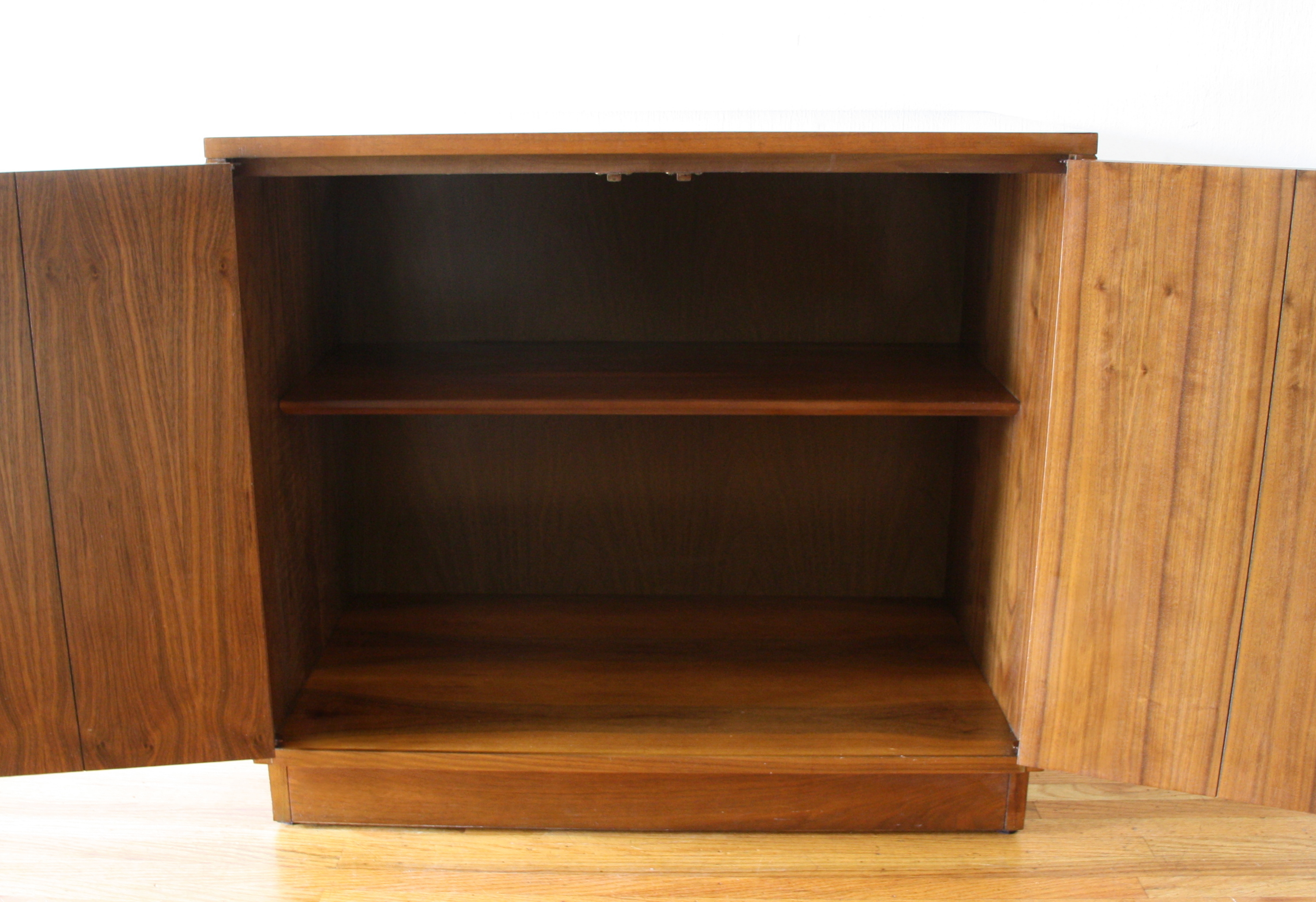 Lane Acclaim cabinet 2