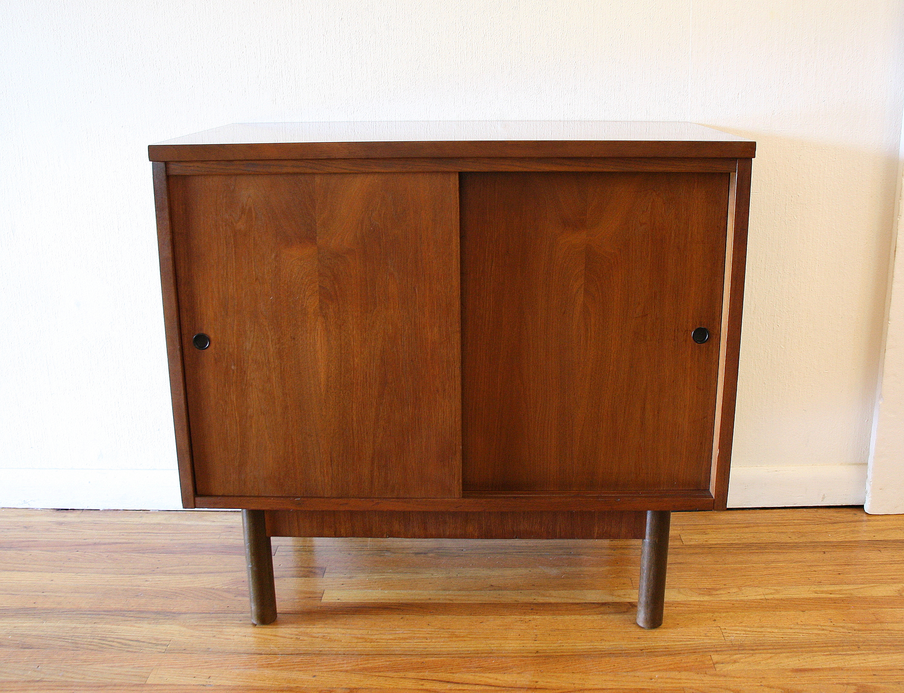 Stanley sliding door cabinet 1