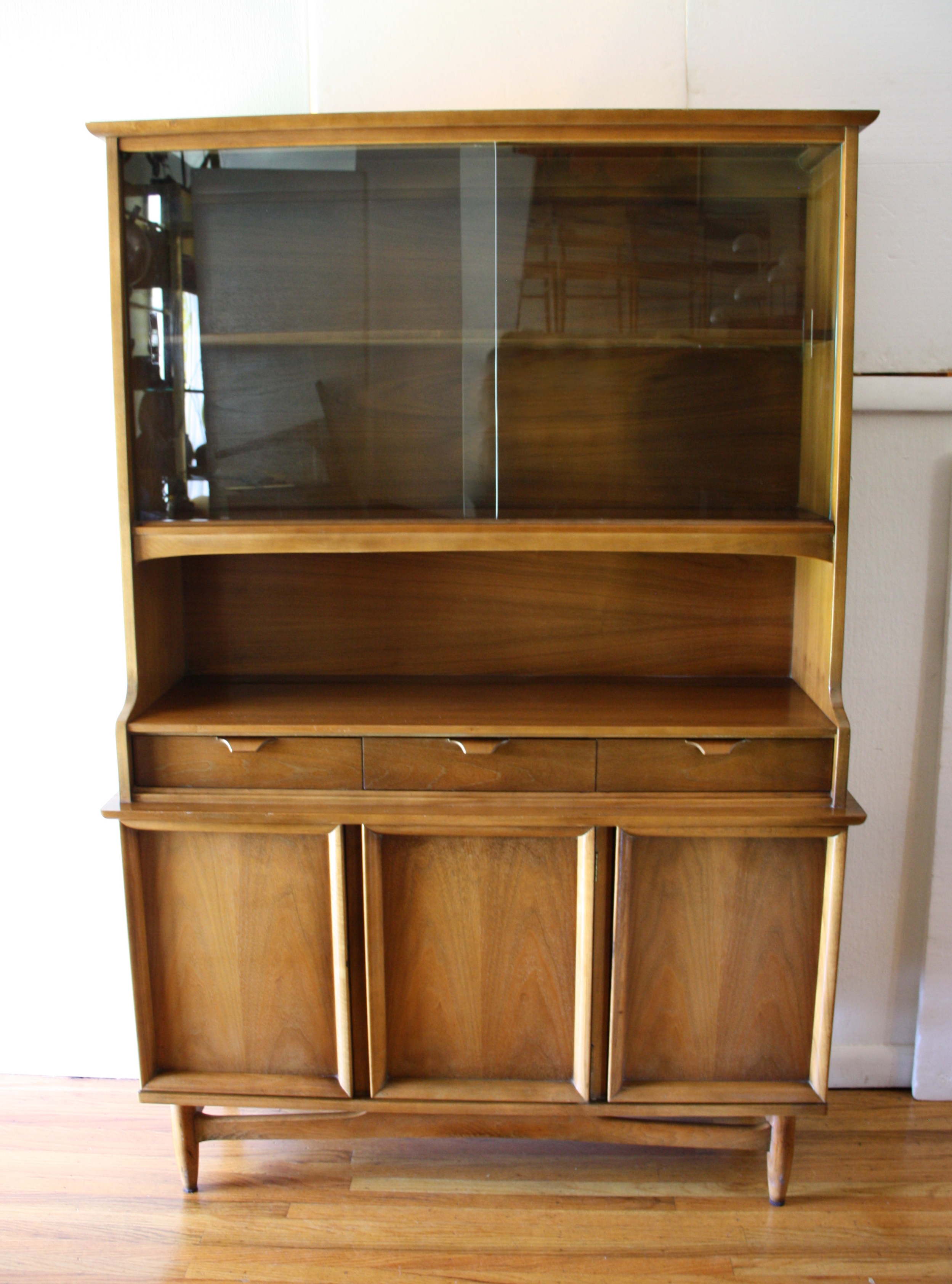 Mcm china cabinet hutch with arched base 1