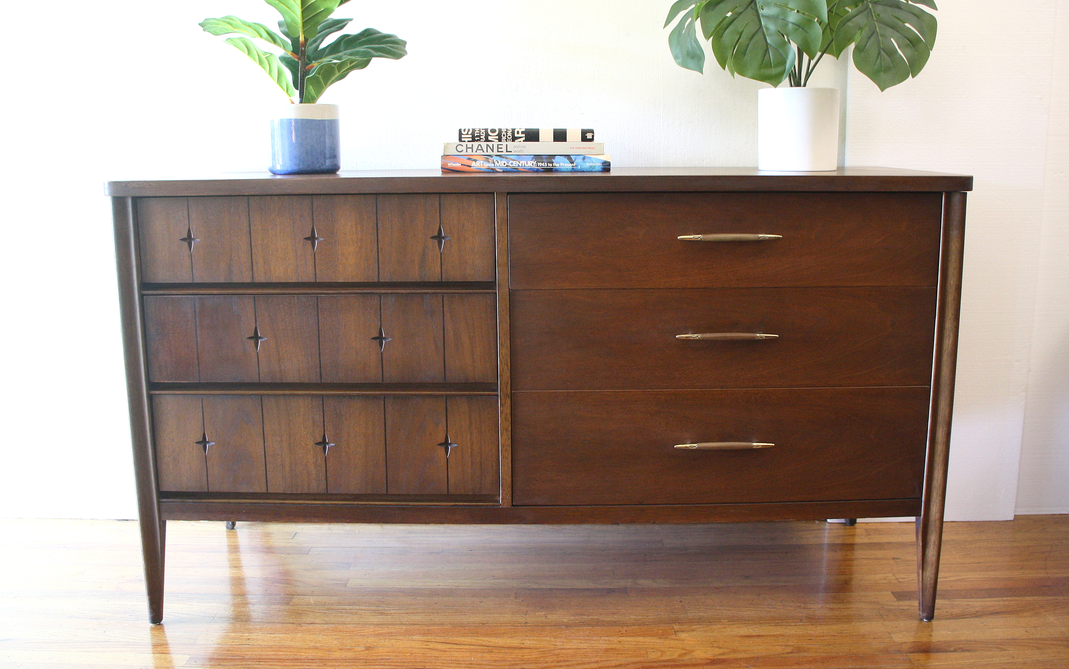 broyhill-saga-low-dresser-